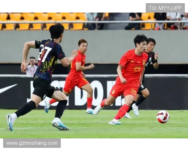 国足世预赛关键战在即新帅调整阵容力求突破低谷球迷期待回暖表现