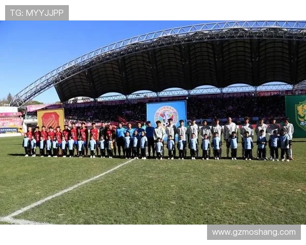 激战赛场群星闪耀展现体育精神风采全民欢呼激情时刻再掀高潮